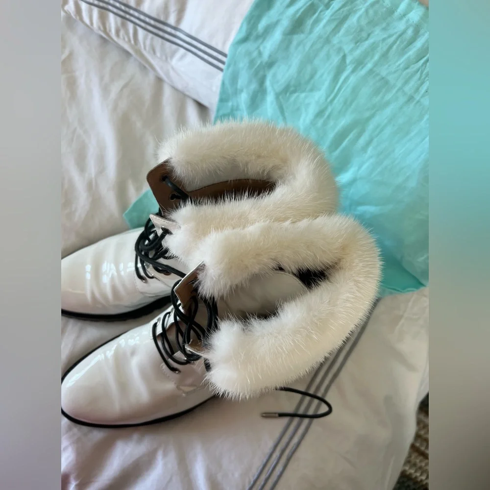 💎 Aquazzura White Patent Faux Fur Winter Size 9 - Picture 14 of 16